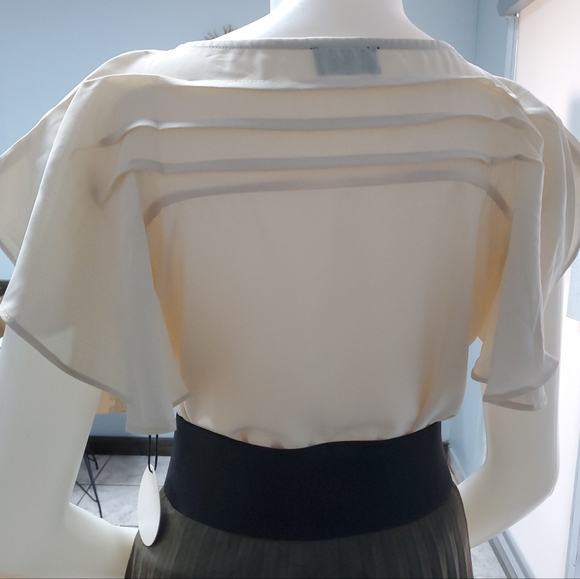 Top - Picture 4 of 4